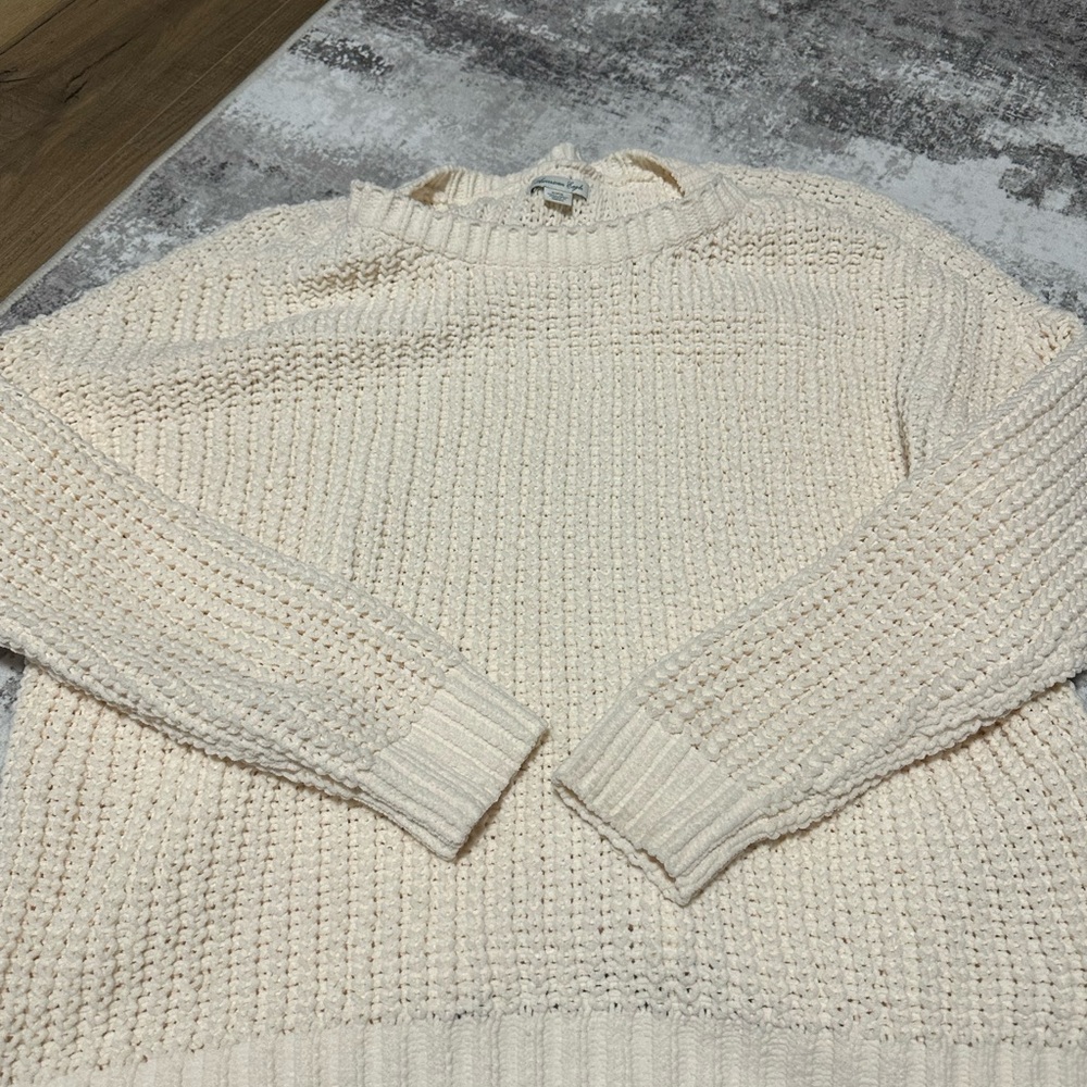 💕American Eagle Outfitters Oversized Chunky Knit Cream Sweater💕